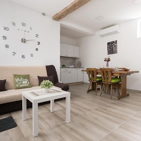 פוז'גה Apartmani Kod Marka מראה חיצוני תמונה