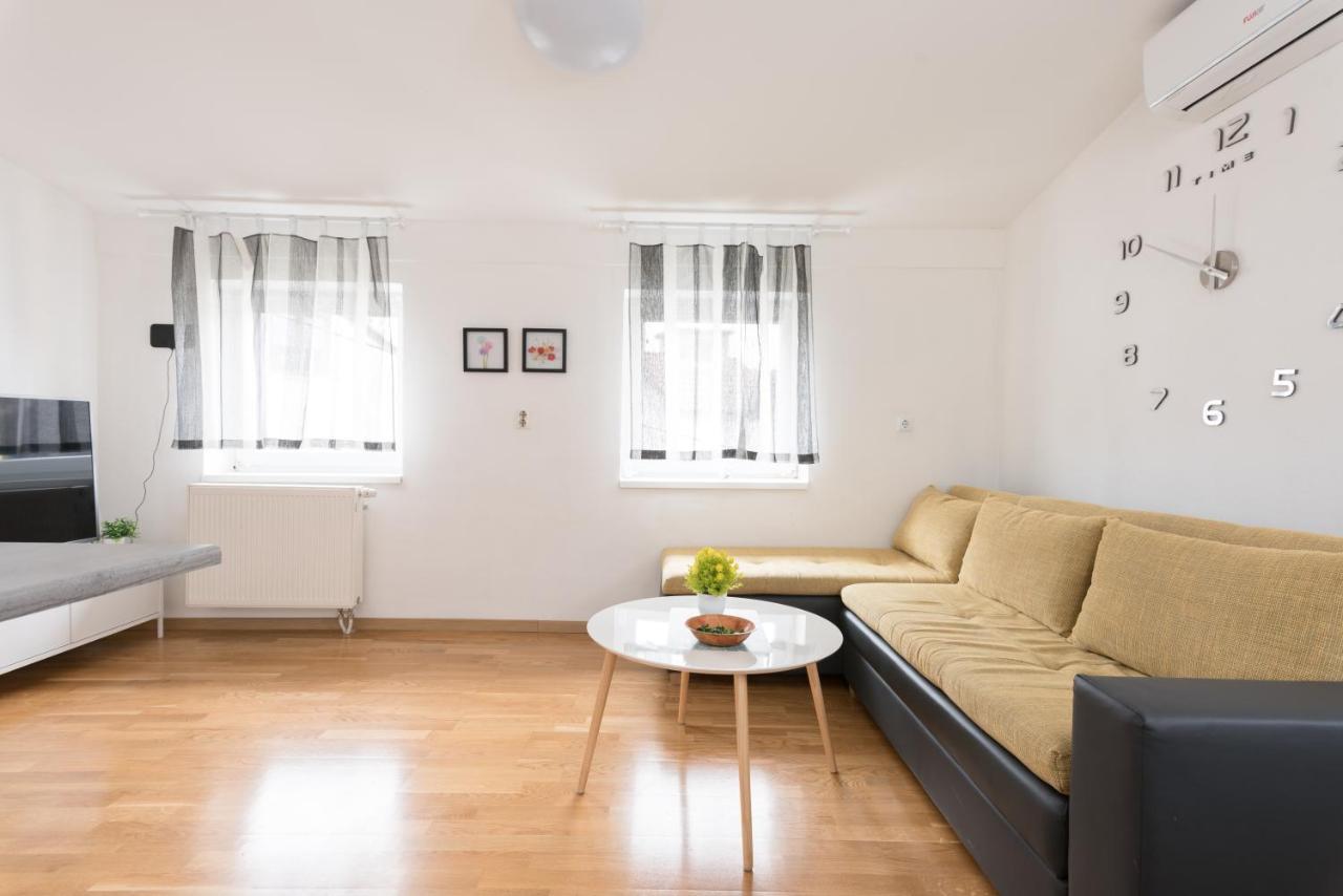 פוז'גה Apartmani Kod Marka מראה חיצוני תמונה